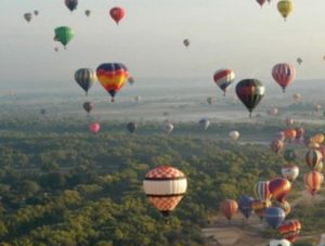 Tradisi Lepas Balon Udara, Irnav: Bahaya Bagi Penerbangan