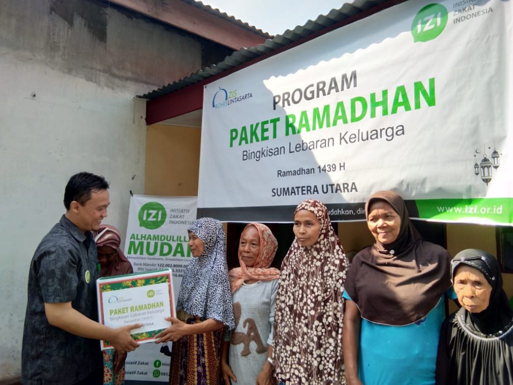 ZIS Rohis Lintasarta dan IZI Sumut Salurkan Paket Bingkisan Lebaran Keluarga Dhuafa