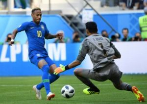 Neymar dan Cautinho Bawa Brasil Tundukan Kosta Rika 2-0