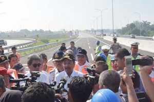 Resmikan Jalan Tol Tanjung Morawa-Parbarakan, Gubsu : Kado Lebaran Masyarakat Sumut