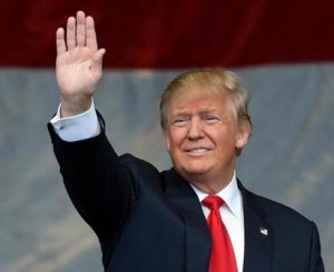 Trump Berlakukan Tarif 25 Persen untuk Produk China