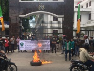 Dugaan Praktik KKN di PLN, Sejumlah Mahasiswa Gelar Aksi Unjuk Rasa