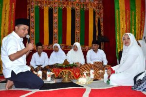 Bupati Tapteng  Tepung Tawari  72 Calon Haji Tapteng, Ini Harapan Bakhtiar