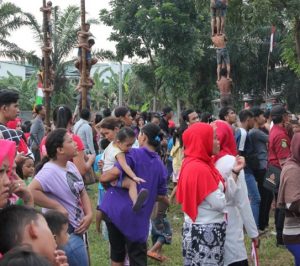 Kunjungi Kelurahan Menteng, Wali Kota Semarakkan Perayaan HUT RI ke73