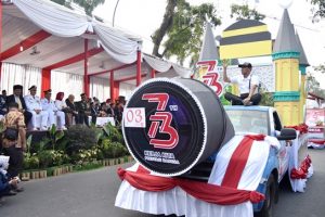 Ratusan Kendaraan Hias dan Pawai Jalan Kaki Meriahkan Perayaan HUT RI