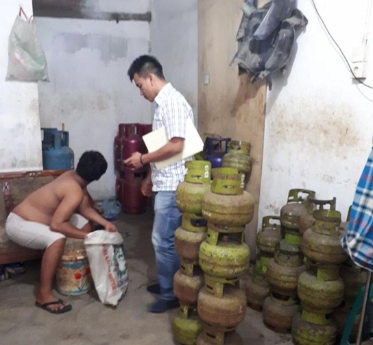 Polrestabes Medan Grebek Lokasi Pengoplos Gas Bersubsidi