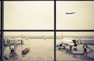 Akibat Kabut Asap, Penerbangan di Bandara SNB Kalses Tertunda