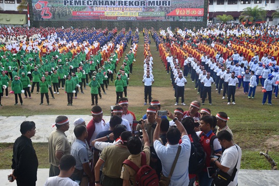 Peringatan HUT TNI ke 73, Korem 023/KS Gelar Tari Gemu Fa Mi Re Dengan 3.245 Peserta
