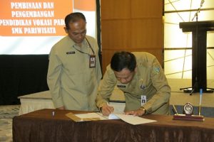 Kembangkan Pariwisata Danau Toba, Pemprovsu, Pemda Dan Dunia Usaha Jalin Kesepakatan