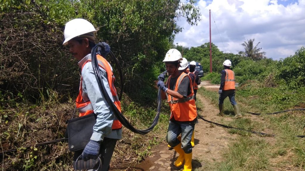 Listrik Masuk Desa, Setrum PLN Masuk Utte Rudang Hanya Dalam Seminggu