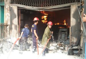 Kebakaran Toko Cat Di Jalan Kapten Jumhana, 3 Ruko Ludes Terbakar