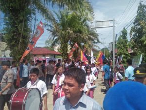 Marching Band Sambut Kedatangan Kapoldasu di Gereja Katolik Santo Yosep Pandan