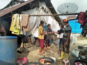 Ada Kasih Di Gubuk Reyot Pemulung Tua