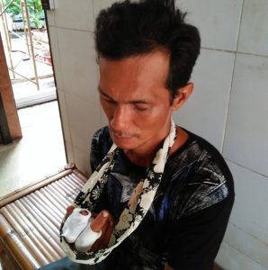 Sedang Gali Kubur, Boy Diserang Beberapa Pria Tak Dikenal