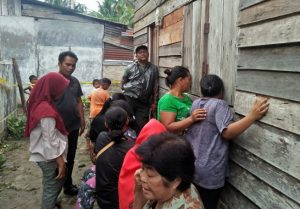 Gantung Diri, Ibu Dari 8 Anak Ditemukan Tewas di Dalam Rumahnya