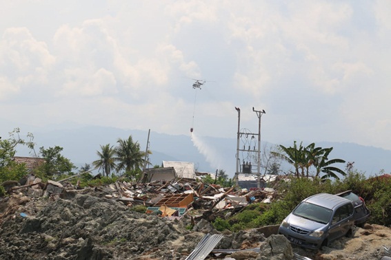 BNPB Turunkan Helikopter Untuk Lakukan Water-Bombing Wilayah Terdampak Likuifaksi di Sulteng
