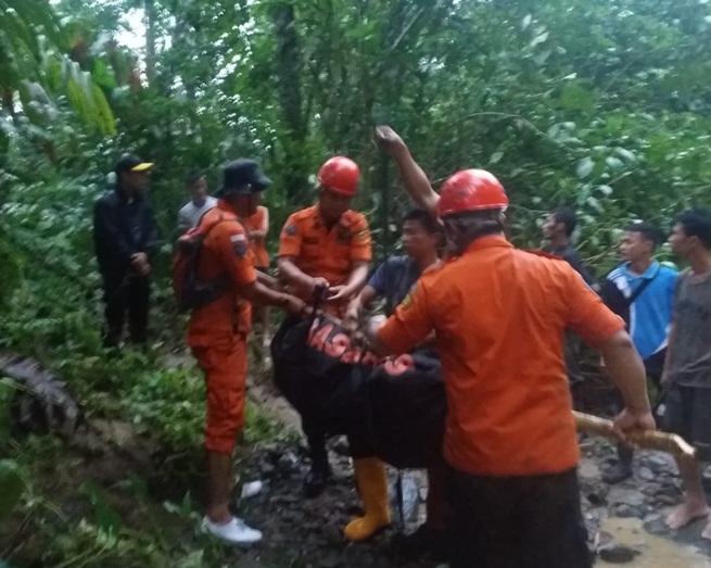 Satu Dari 6 Korban Longsor di Nias Selatan Berhasil Di Evakuasi