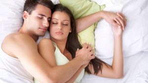 Studi: Sering Pelukan Bisa Bikin Orgasme Mudah Datang