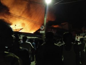 Si Jago Merah Mengamuk, Puluhan Masyarakat Heboh