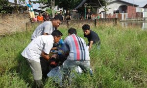 Tersetrum Alatnya Sendiri, Pencari Ikan Tewas di Rawa