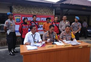 Tak Diberi Uang Untuk Mabuk Bensin, Anak Ini Tega Bacok Ibunya Hingga Tewas