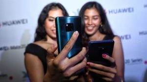 Nge-Tweet Dengan iPhone, Huawei Potong Gaji Stafnya