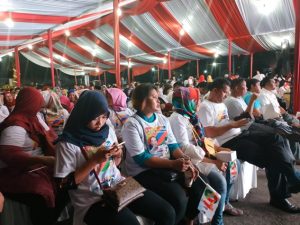 Ratusan Pendukung Jokowi-Ma’ruf Gelar Nobar Debat Pilpres di Medan Club