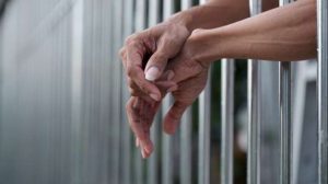 Potong Jeruji Besi, WNA Prancis Penyeludup Narkoba Kabur Dari Rutan