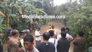 Aduh! Sungai Sibuluan Meluap, Puluhan Warga Di Sekitar Panik