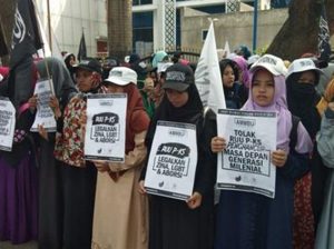 Tolak RUU Penghapusan Kekerasan Seksual, AMMBU Gelar Unjuk Rasa di DPRDSU