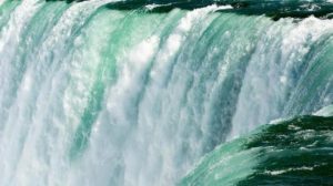 Air Terjun Niagara Berubah Warna Menjadi Hijau, Ini Penyebabnya