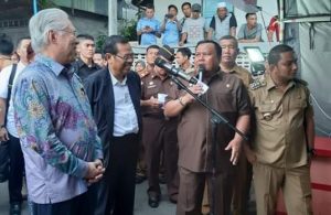 Jaksa Agung dan Menteri Perdagangan Kunjungi Korban Ledakan Bom di Sibolga