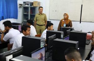 Tinjau Pelaksanaan UN, Wagubsu : Semoga Bisa Lulusan 100 Persen
