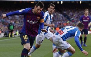 Dua Gol Messi Bawa Barcelona Tundukan Espanyol 2-0