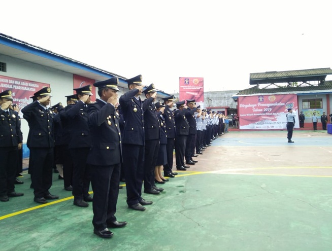 Kemenkumham Sumut Beri Penghargaan Pada 24 Petugas Lapas Berprestasi
