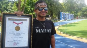 Raih Rekor Muri, Pria Ini Lari 10K Sambil Live Instagram