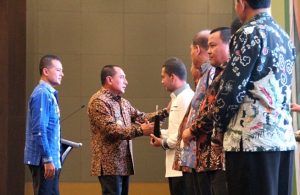 Pemkab Paluta Raih Penghargaan Pembangunan Daerah Kabupaten Terbaik Di Sumut