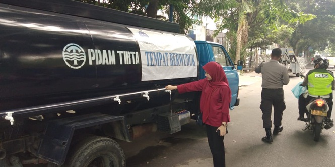Bantu Aksi Massa Untuk Sholat, Polisi Siapkan Mobil Wudhu