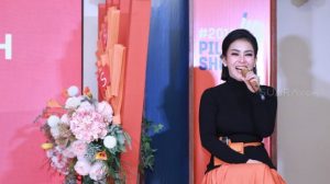 Tulis Kata Bijak Di Medsos, Syahrini Malah Jadi Bahan Tertawaan Warganet