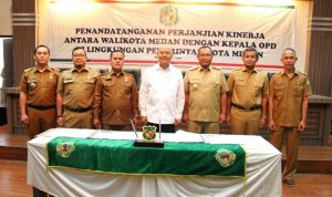 Pimpinan OPD & Camat Tandatangani Kesepakatan Perjanjian Kinerja Dengan Wali Kota