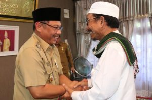 Kunjungi Rumah Ketua MUI Medan, Akhyar : Pererat Silaturahmi Ulama Dan Umaroh