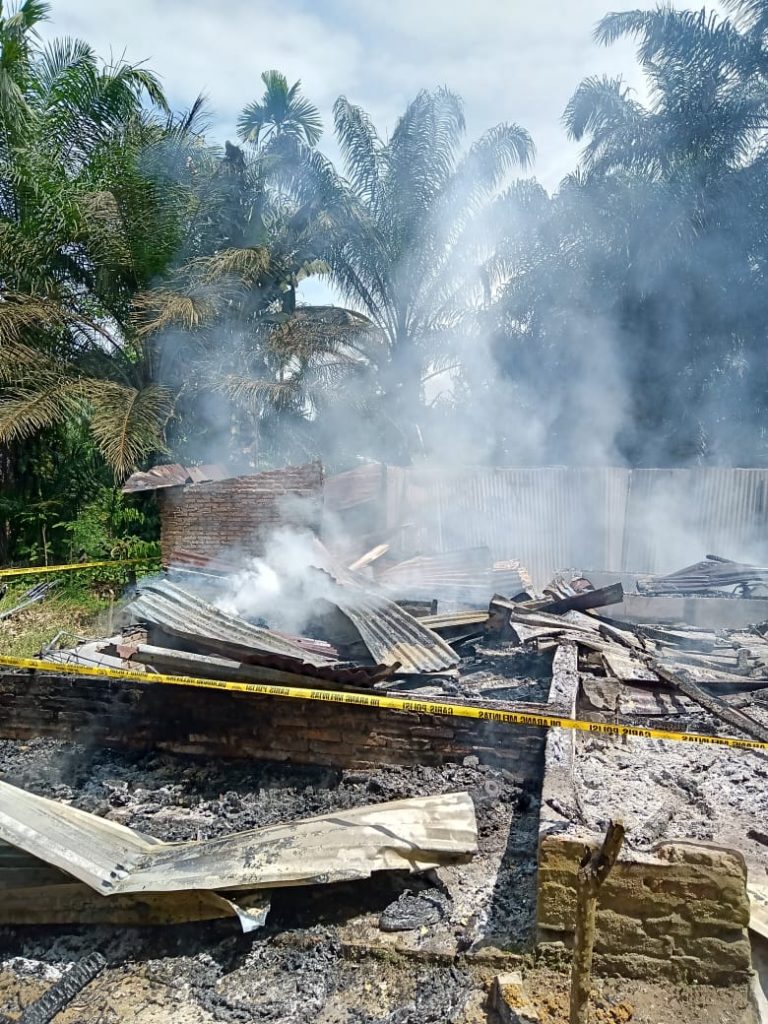 Bertengkar Dengan Orang Tua, AY Bakar Rumahnya sendiri