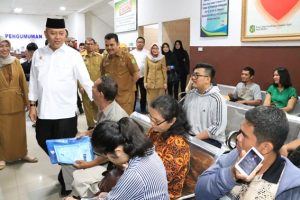 Tinjau Disduk & Capil, Wali Kota Pastikan Pelayanan Dokumen Kependudukan Berjalan Lancar