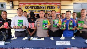 Bawa Sabu 8 KG, TKI Ilegal Dari Malaysia Ini Diringkus Polisi