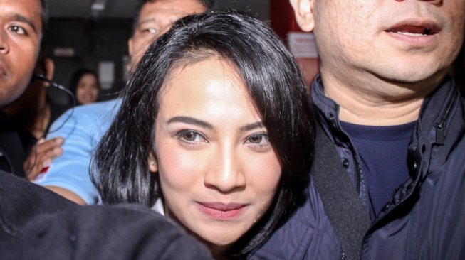 Sehari Keluar Dari Penjara, Vanessa Angel Langsung Dapat Endorse