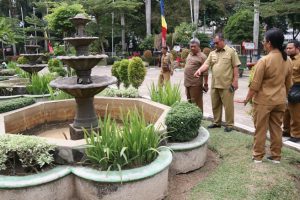 Jelang HUT RI, Wakil Wali Kota Tinjau Taman Lapangan Merdeka