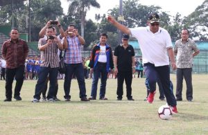 Akhyar Buka Kompetisi Sepak Bola Antar OPD