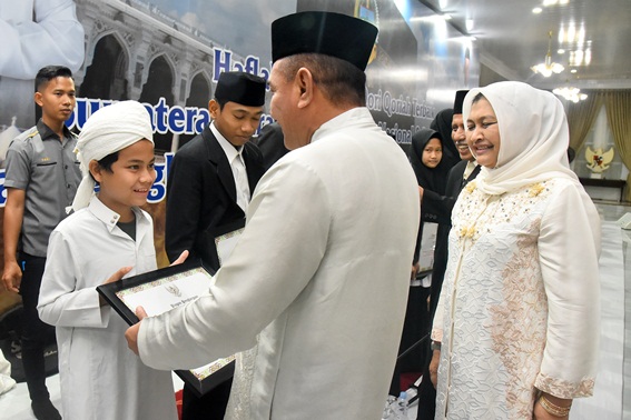 Gubsu Beri Penghargaan Kepada 20 Duta Sumut di STQN