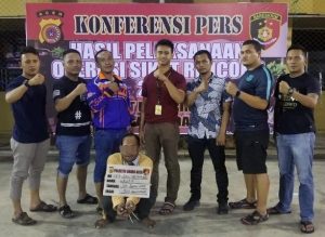 Kesal Karena Dilaporkan Ke Polisi, Suami Siram Istrinya Dengan Cairan Soda Api