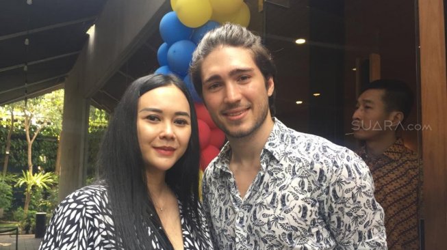 Miliki Bayi, Aura Kasih : Bahagia Diatas Bahagia